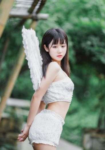美女沙龙_国产剧在线播放观看