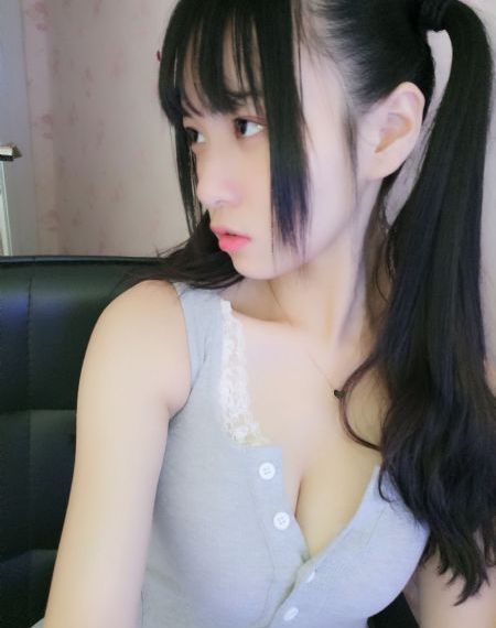 小妖精你喷的到处都是视频_超清迅雷电影在线