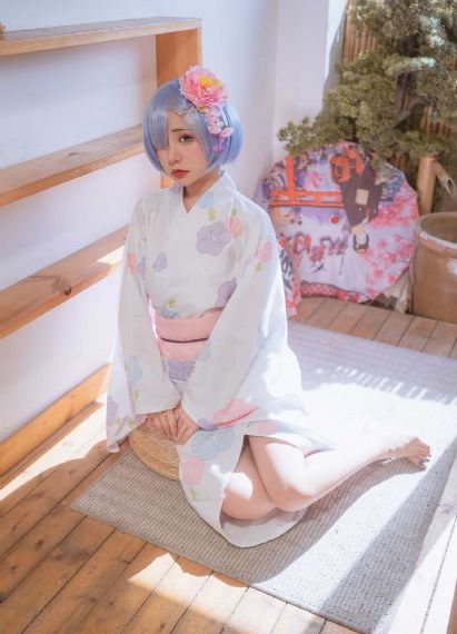 纳粹女子裸体监狱_720BD在线观看